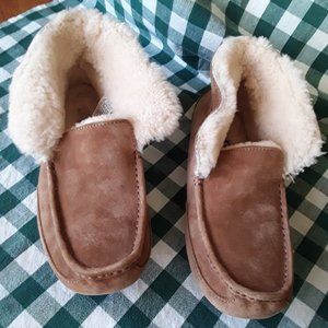 UGG Unisex Bootie Moccasin Men's 7/ Women's 8